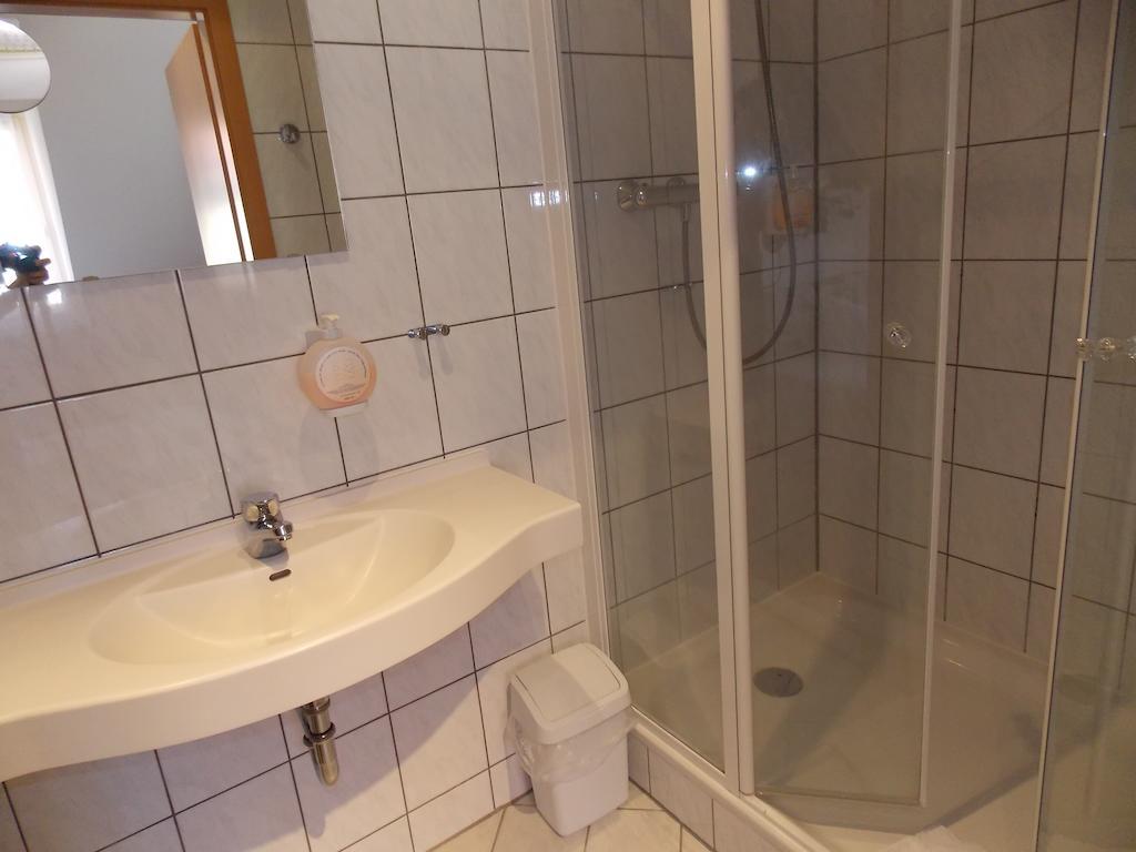 Gasthof Und Landhotel Zur Ausspanne Klipphausen Room photo